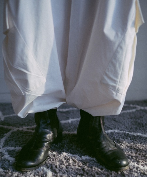 INTER FACTORY（インターファクトリー）の「2/9号室（かおこ&ひろと） - Nylon Tuck Cargo Pants / ナイロンタックカーゴパンツ（カーゴパンツ・メンズ・アイボリー/チャコールグレー・MEDIUM/LARGE）」の16枚目の写真