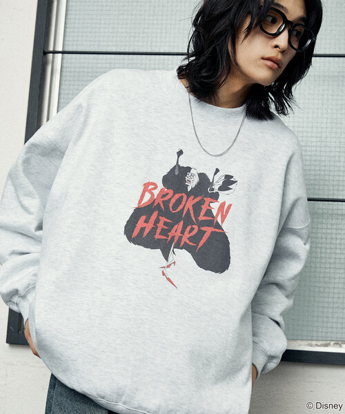 Chloe★セール中★　風景画プリントスウェット セール】PUBLUX/パブリュクス 別注 VILLAINS CRUELLA SWEAT/ヴィランズ