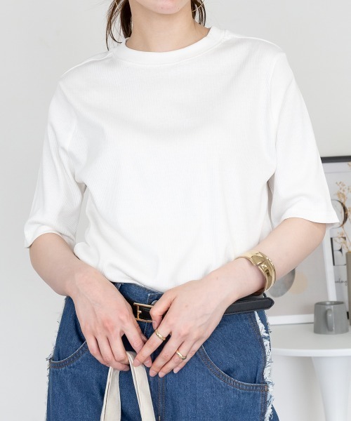 aity(アイティ)の「2×2リブプチハイネック半袖Tシャツ きれいめ 五部袖 大きいサイズ コットン 夏服(Tシャツ/カットソー・レディース・ブラック/オフホワイト・L/LL/3L/M/4L)」の11枚目の写真