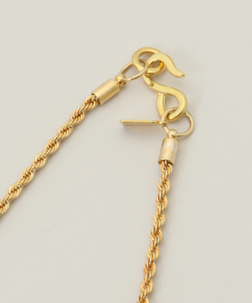 Kenneth Jay Lane(ネスジェイレーン)の「【Kenneth Jay Lane/ケネス ジェイ レーン】 strawberry pendant ネックレス(ネックレス・レディース・ゴールド・FREE)」の3枚目の写真