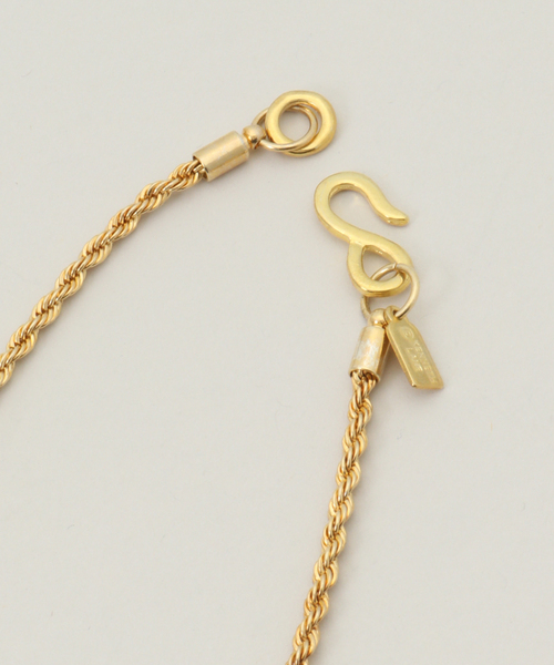 Kenneth Jay Lane(ネスジェイレーン)の「【Kenneth Jay Lane/ケネス ジェイ レーン】 strawberry pendant ネックレス(ネックレス・レディース・ゴールド・FREE)」の4枚目の写真