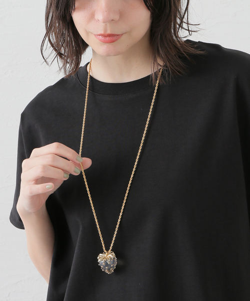 Kenneth Jay Lane(ネスジェイレーン)の「【Kenneth Jay Lane/ケネス ジェイ レーン】 strawberry pendant ネックレス(ネックレス・レディース・ゴールド・FREE)」の8枚目の写真