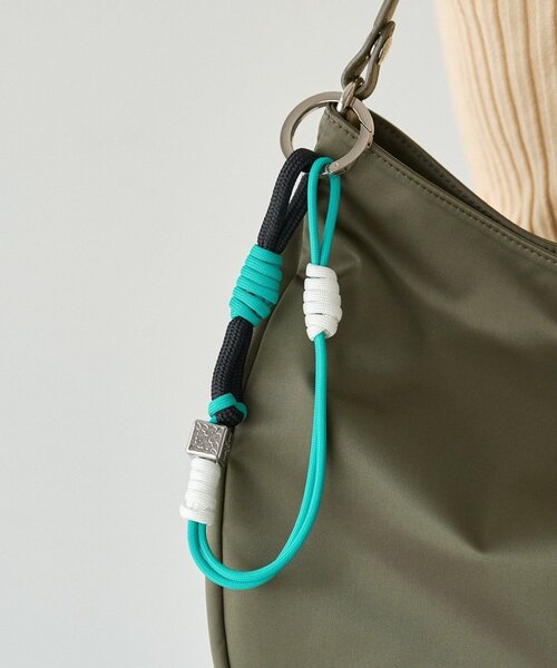 russet（ラシット）の「【再値下げ】パラコードバッグチャーム（チャーム・レディース・グリーン/ブラック・FREE）」の5枚目の写真