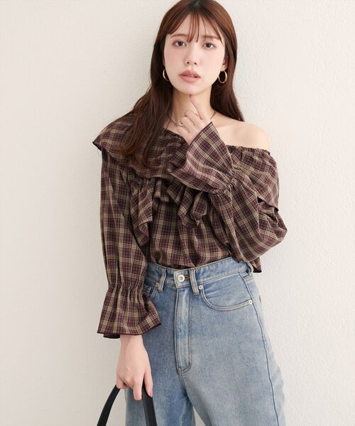 natural couture（ナチュラルクチュール）の「【WEB限定】クロスフリルデザインブラウス（シャツ/ブラウス・レディース・その他2/その他1/モカ/オフホワイト/ブラック・FREE）」の5枚目の写真