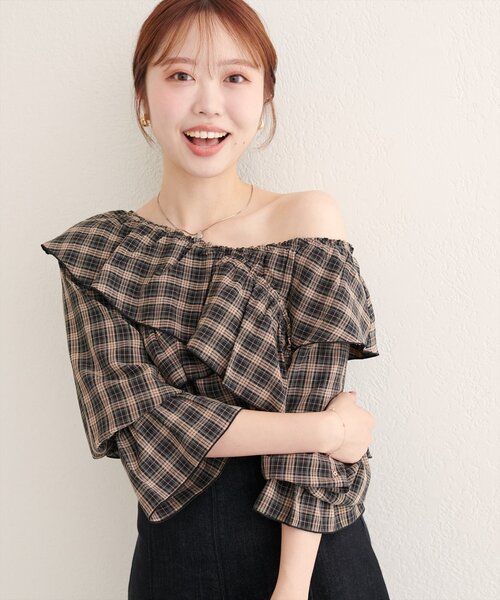natural couture（ナチュラルクチュール）の「【WEB限定】クロスフリルデザインブラウス（シャツ/ブラウス・レディース・その他2/その他1/モカ/オフホワイト/ブラック・FREE）」の17枚目の写真