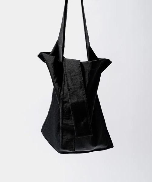 ITTI(イッチ)の「MARY INSIDE OUT TOTE - M / CERATO BRIGHT(トートバッグ・レディース・ブラウン/ブラック・FREE)」の4枚目の写真