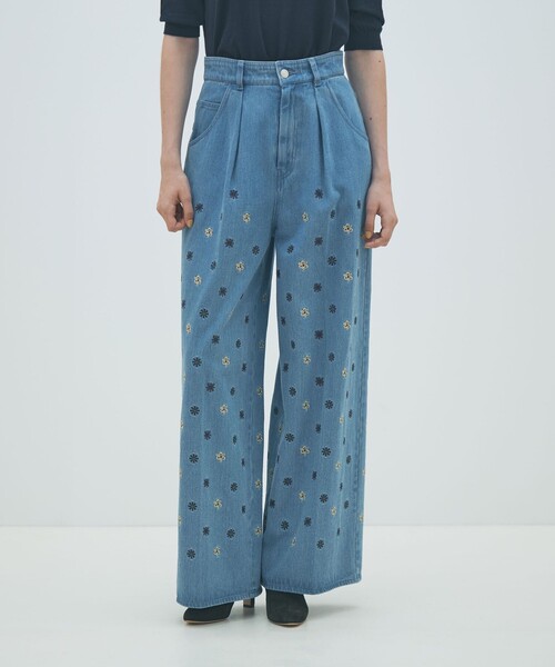 MACPHEE（マカフィー）の「ボタニカルエンブロイダリーデニム タックワイドパンツ（デニムパンツ・レディース・ブルー系その他・36/34/32）」の3枚目の写真