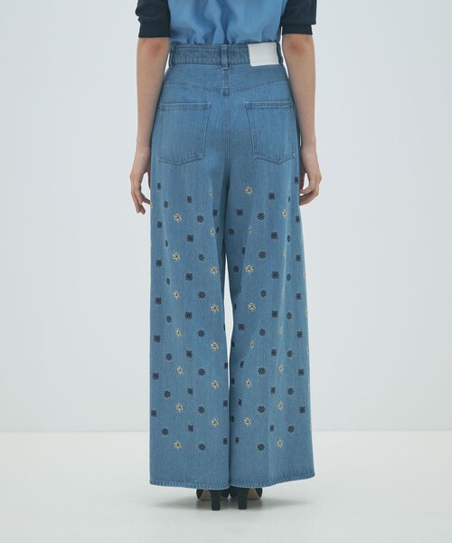 MACPHEE（マカフィー）の「ボタニカルエンブロイダリーデニム タックワイドパンツ（デニムパンツ・レディース・ブルー系その他・36/34/32）」の5枚目の写真