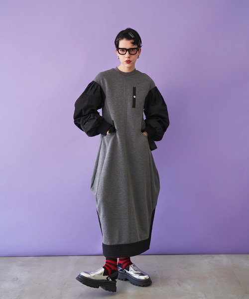 ommo 赤・グレードッキングワンピース 長袖38 PADDED SLEEVE CUT OP（ワンピース）｜OMMO（オーエムエムオー）の