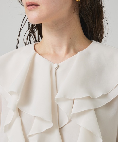 qualite（カリテ）の「ダブルラッフルブラウス/秋服/冬服/オフィスカジュアル（シャツ/ブラウス・レディース・オフホワイト/ワイン・フリー）」の15枚目の写真
