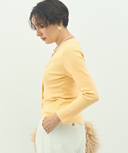 NOLLEY’S Sophi(ノーリーズソフィ)の「《アンサンブル対応》《手洗い可能》カシミヤ混リブVネックカーディガン(カーディガン/ボレロ・レディース・アイボリー/イエロー/サックスブルー/ブラック・36/38)」の11枚目の写真