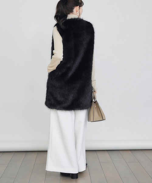 PICCIN PERLA（ピッチンペルラ）の「フェイクファーベスト（ロング）（ベスト・レディース・ブラック/オフホワイト・M）」の7枚目の写真