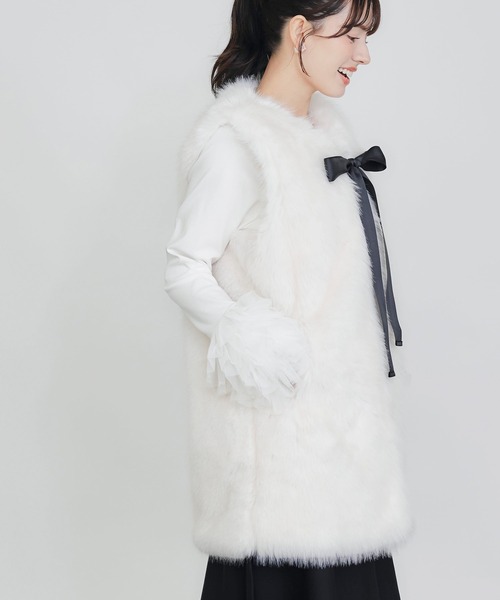 PICCIN PERLA（ピッチンペルラ）の「フェイクファーベスト（ロング）（ベスト・レディース・ブラック/オフホワイト・M）」の19枚目の写真