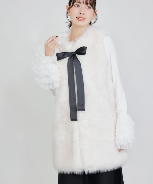 PICCIN PERLA（ピッチンペルラ）の「フェイクファーベスト（ロング）（ベスト・レディース・ブラック/オフホワイト・M）」の16枚目の写真