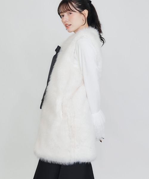 PICCIN PERLA（ピッチンペルラ）の「フェイクファーベスト（ロング）（ベスト・レディース・ブラック/オフホワイト・M）」の17枚目の写真
