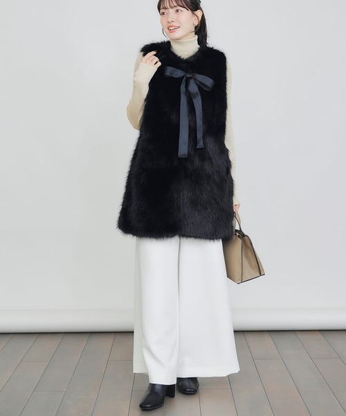 PICCIN PERLA（ピッチンペルラ）の「フェイクファーベスト（ロング）（ベスト・レディース・ブラック/オフホワイト・M）」の5枚目の写真