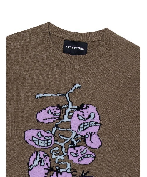 YESEYESEE（イエスアイシー）の「Cherry Tomatoes Graphic Knit Pullover（ニット/セーター・メンズ・ブラウン/ネイビー・L/M/S/XL）」の5枚目の写真