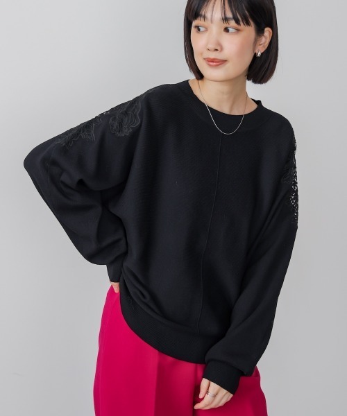 Bou Jeloud（ブージュルード）の「肩レースドルマンニットプルオーバー（ニット/セーター・レディース・ベージュ/ブラック/グレー・FREE）」の4枚目の写真