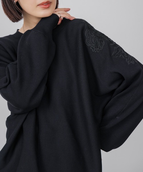 Bou Jeloud（ブージュルード）の「肩レースドルマンニットプルオーバー（ニット/セーター・レディース・ベージュ/ブラック/グレー・FREE）」の5枚目の写真