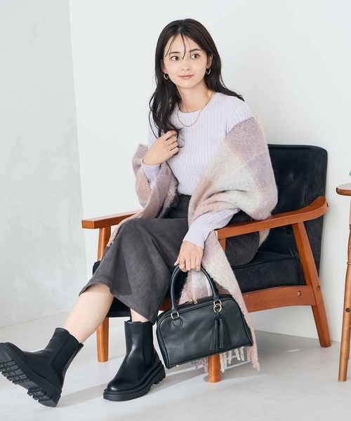 a.v.v（アーヴェヴェ）の「チェック柄ボリュームマフラー（マフラー・レディース・ライトピンク/ブルー・38）」の16枚目の写真