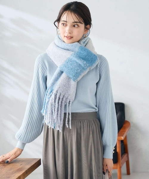 a.v.v（アーヴェヴェ）の「チェック柄ボリュームマフラー（マフラー・レディース・ライトピンク/ブルー・38）」の19枚目の写真
