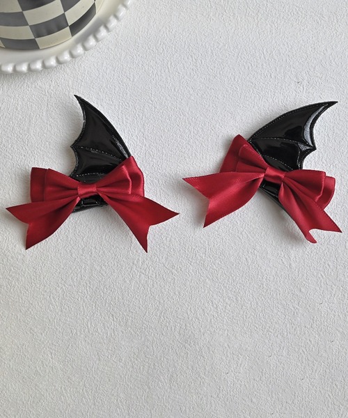 CALIFORNIA OUTFITTERS（カリフォルニア アウトフィッターズ）の「10D1-TJ 小悪魔リボンヘアクリップ コスプレ バッド デビルウイング ヘアアクセ（バレッタ/ヘアクリップ・レディース・ブラック/レッド・ONESIZE）」の6枚目の写真