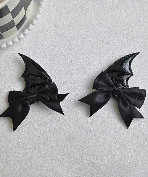 CALIFORNIA OUTFITTERS（カリフォルニア アウトフィッターズ）の「10D1-TJ 小悪魔リボンヘアクリップ コスプレ バッド デビルウイング ヘアアクセ（バレッタ/ヘアクリップ・レディース・ブラック/レッド・ONESIZE）」の13枚目の写真