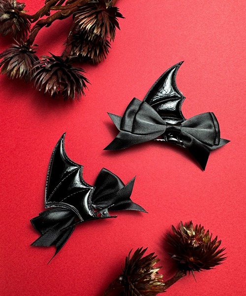 CALIFORNIA OUTFITTERS（カリフォルニア アウトフィッターズ）の「10D1-TJ 小悪魔リボンヘアクリップ コスプレ バッド デビルウイング ヘアアクセ（バレッタ/ヘアクリップ・レディース・ブラック/レッド・ONESIZE）」の10枚目の写真