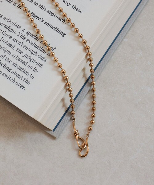 fredy emue（フレディエミュ）の「ステンレスボールチェーンフックネックレス（ネックレス・レディース・シルバー/ゴールド・FREE）」の2枚目の写真