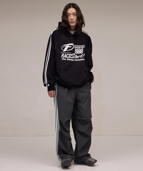 F.ILLUMINATE(フィルミネイト)の「レーシングスピリットラグランフードパーカー-ブラック(パーカー・レディース・その他・MEDIUM/LARGE/SMALL)」の3枚目の写真