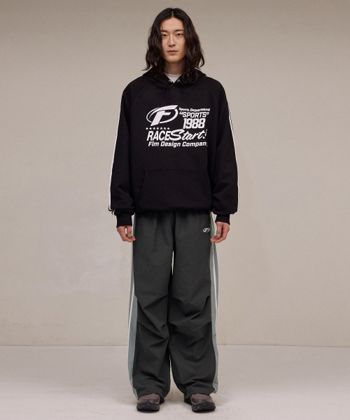 F.ILLUMINATE(フィルミネイト)の「レーシングスピリットラグランフードパーカー-ブラック(パーカー・レディース・その他・MEDIUM/LARGE/SMALL)」の4枚目の写真
