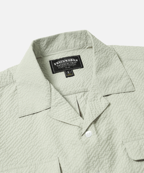 FRIZMWORKS（フリズムワークス）の「OPEN COLLAR SOLID SEERSUCKER SHIRT _ LIGHT KHAKI（シャツ/ブラウス・メンズ・その他・MEDIUM/LARGE/X-LARGE）」の3枚目の写真