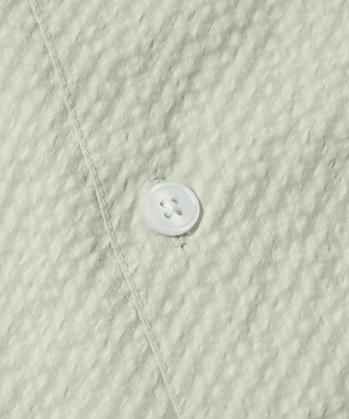 FRIZMWORKS（フリズムワークス）の「OPEN COLLAR SOLID SEERSUCKER SHIRT _ LIGHT KHAKI（シャツ/ブラウス・メンズ・その他・MEDIUM/LARGE/X-LARGE）」の4枚目の写真