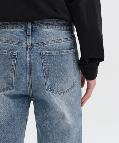 MUSINSA STANDARD（ムシンサスタンダード）の「ルーズフレアデニムパンツ[ライトインディゴ]（デニムパンツ・メンズ・その他・42/34/32/30/31/33/26/29）」の6枚目の写真