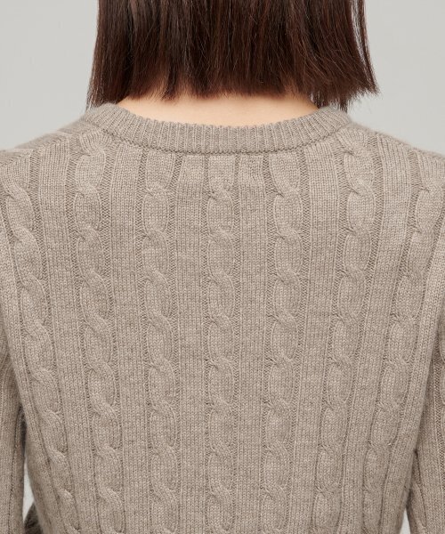 MUSINSA STANDARD WOMAN（ムシンサスタンダードウーマン）の「ウィメンズアンゴラブレンドケーブルクルーネックニット[ヘッダーベージュ]（ニット/セーター・レディース・その他・SMALL/MEDIUM/LARGE/X-SMALL）」の4枚目の写真