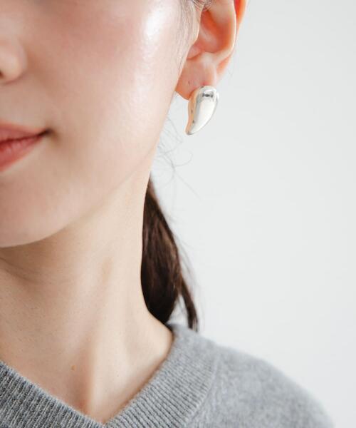 PHILIPPE AUDIBERT(フィリップ オーディベール)の「PHILIPPE AUDIBERT Gail earrings(ピアス(両耳用)・レディース・シルバー・-)」の2枚目の写真