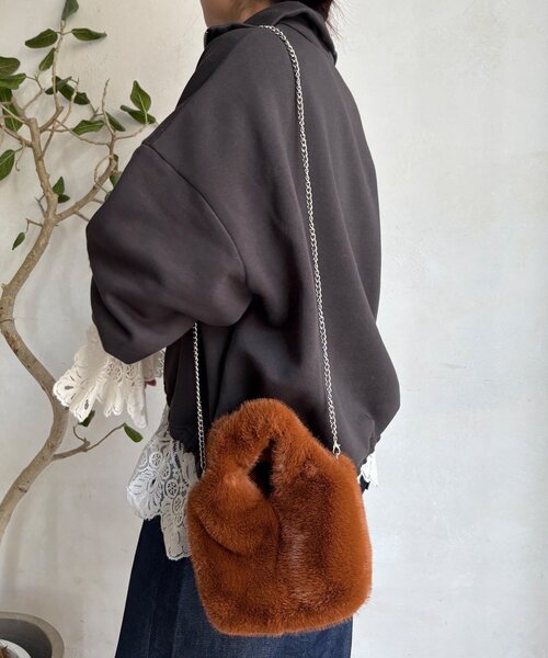 DouDou（ドゥドゥ）の「【WEB限定】ファーバッグ（ショルダーバッグ・レディース・ブラック/ベージュ/キャメル・FREE）」の14枚目の写真