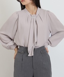 TRUDEA（トルディア）の「裏起毛パール装飾ボウタイブラウス（シャツ/ブラウス）」