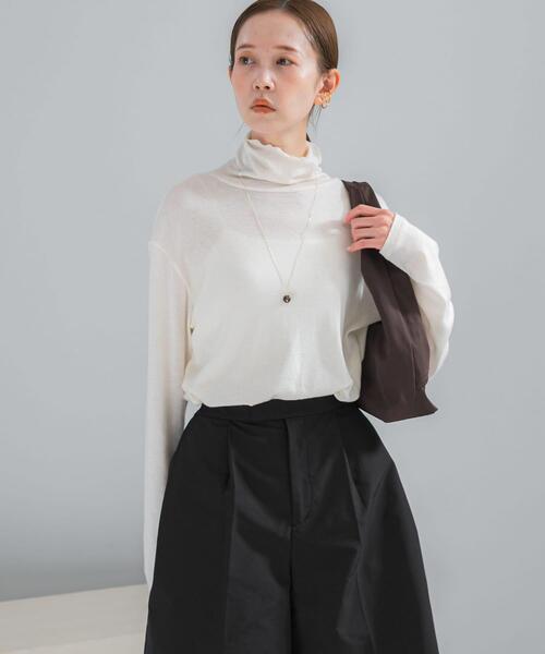 URBAN RESEARCH ROSSO WOMEN(アーバンリサーチ ロッソ)の「コットンカシミヤハイネックカットソー(Tシャツ/カットソー・レディース・ネイビー/オフホワイト/ベージュ系その他・FREE)」の2枚目の写真