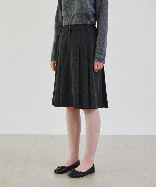 STEP AROUND（ステップアラウンド）の「Pleats wool mid skirt_CHARCOAL（スカート・レディース・その他・SMALL/MEDIUM）」の3枚目の写真