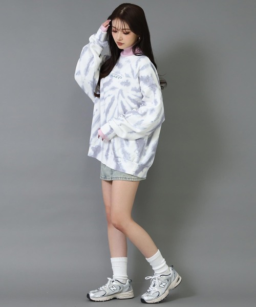 ANAP(アナップ)の「オーバーサイズ タイダイ クルーネック 裏起毛 スウェット(スウェット・レディース・ブラウン/グレー/ブラック・F)」の11枚目の写真