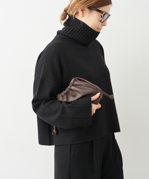 Deuxieme Classe(ドゥーズィエムクラス)の「追加 *Cropped タートルネック ニット(ニット/セーター・レディース・ブラック/ネイビー・FREE)」の6枚目の写真