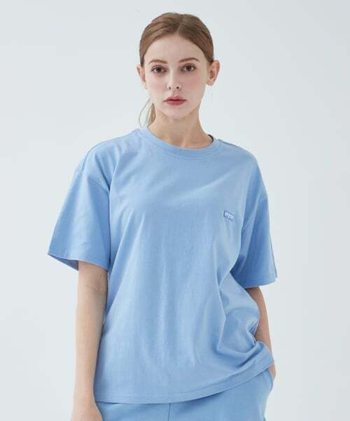 WYSE(ワイズ)の「ベーシックロゴTシャツ(スカイブルー)(Tシャツ/カットソー・レディース・その他・LARGE/MEDIUM)」の1枚目の写真