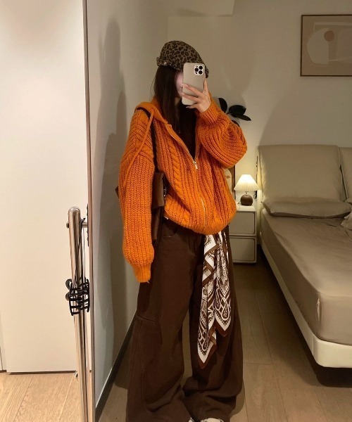 ざっくり編みオレンジフーディーカーデ（ニット/セーター）｜FreeZone