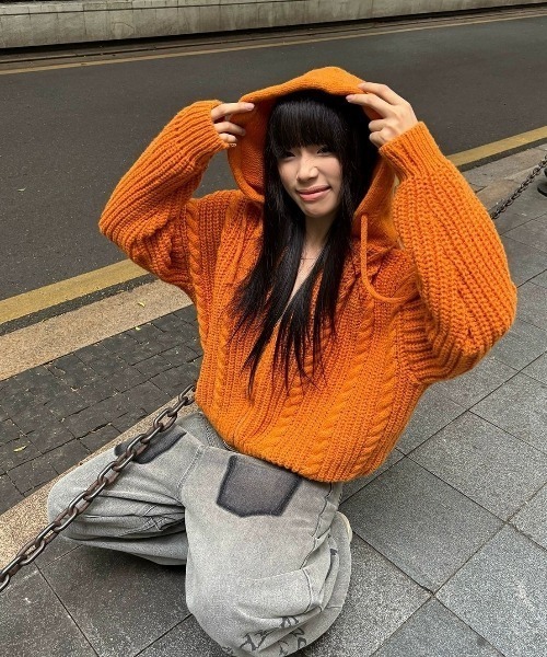 ざっくり編みオレンジフーディーカーデ（ニット/セーター）｜FreeZone