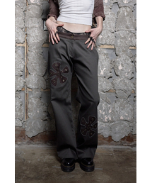 STILLLETHARDY（スティルレッサーディ）の「TWO-TONE FLOWER STRAIGHT JEAN（その他パンツ）」