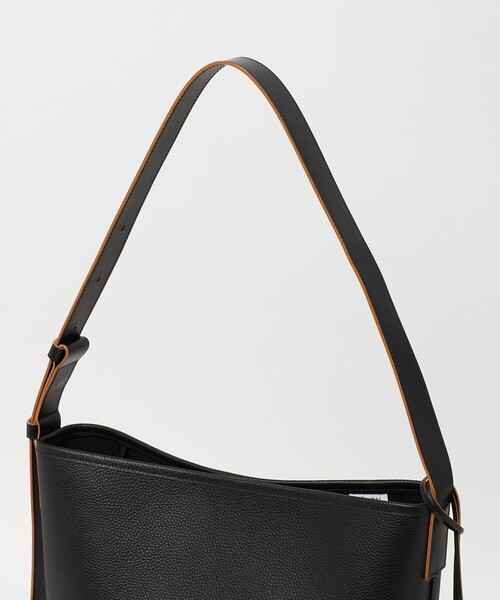 hALON（アーロン）の「＜hALON＞レザー バケットバッグM（トートバッグ・メンズ・ブラック・FREE）」の5枚目の写真