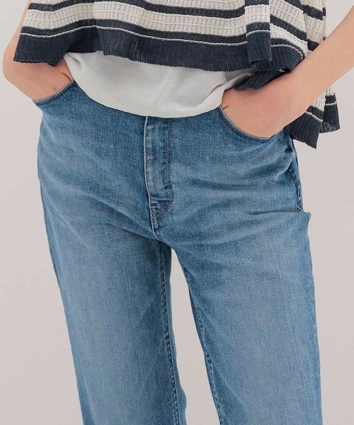 YANUK（ヤヌーク）の「YANUK / Bootcut Foggy Light Blue(ブーツカットデニム 57153341)（デニムパンツ・レディース・ブルー・23/25/24）」の4枚目の写真