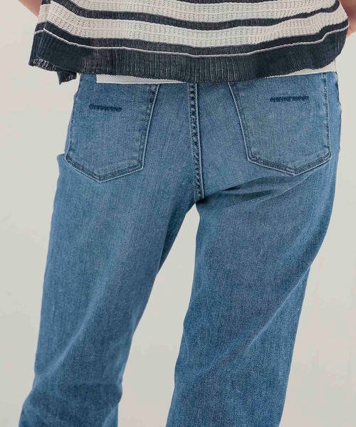 YANUK（ヤヌーク）の「YANUK / Bootcut Foggy Light Blue(ブーツカットデニム 57153341)（デニムパンツ・レディース・ブルー・23/25/24）」の6枚目の写真