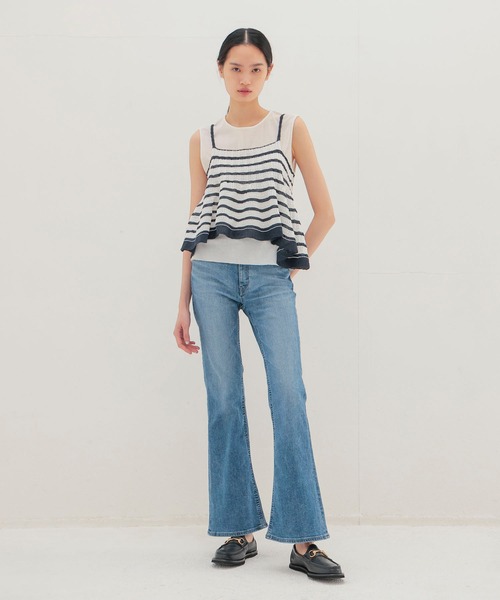 YANUK（ヤヌーク）の「YANUK / Bootcut Foggy Light Blue(ブーツカットデニム 57153341)（デニムパンツ・レディース・ブルー・23/25/24）」の7枚目の写真